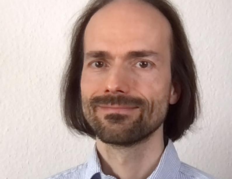 Auf dem Bild zu sehen ist Michael Flade.