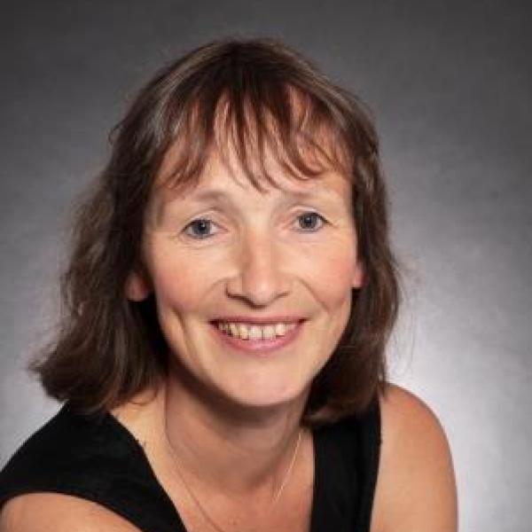 Auf dem Foto ist Ruth Wörner zu sehen.