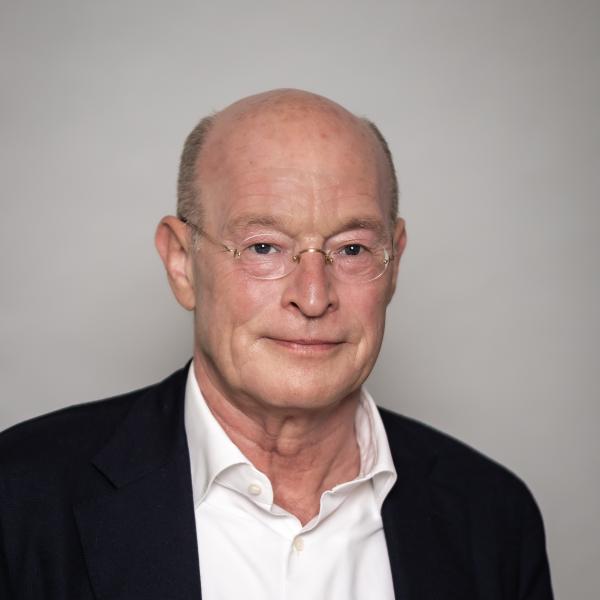Dr. Stefan Völker