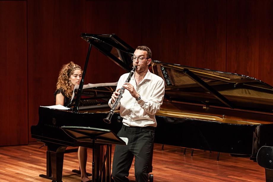 Kammermusikformation Klavier und Klarinette im Kammermusiksaal.