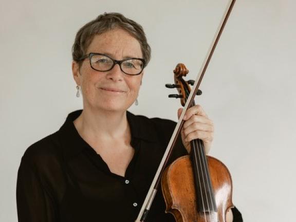 Porträt der Professorin Christine Busch